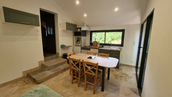 cuisine2.jpg (123 897 bytes)